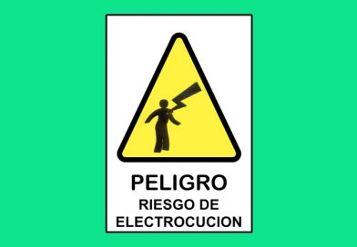 Autoadhesivo 001 197 PELIGRO RIESGO DE ELECTROCUCION